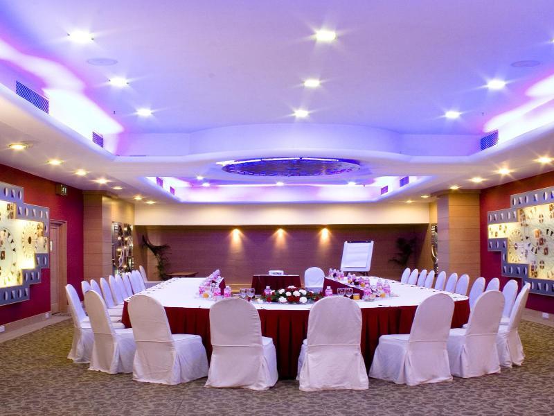 Le Meridien Bangalore Exteriör bild