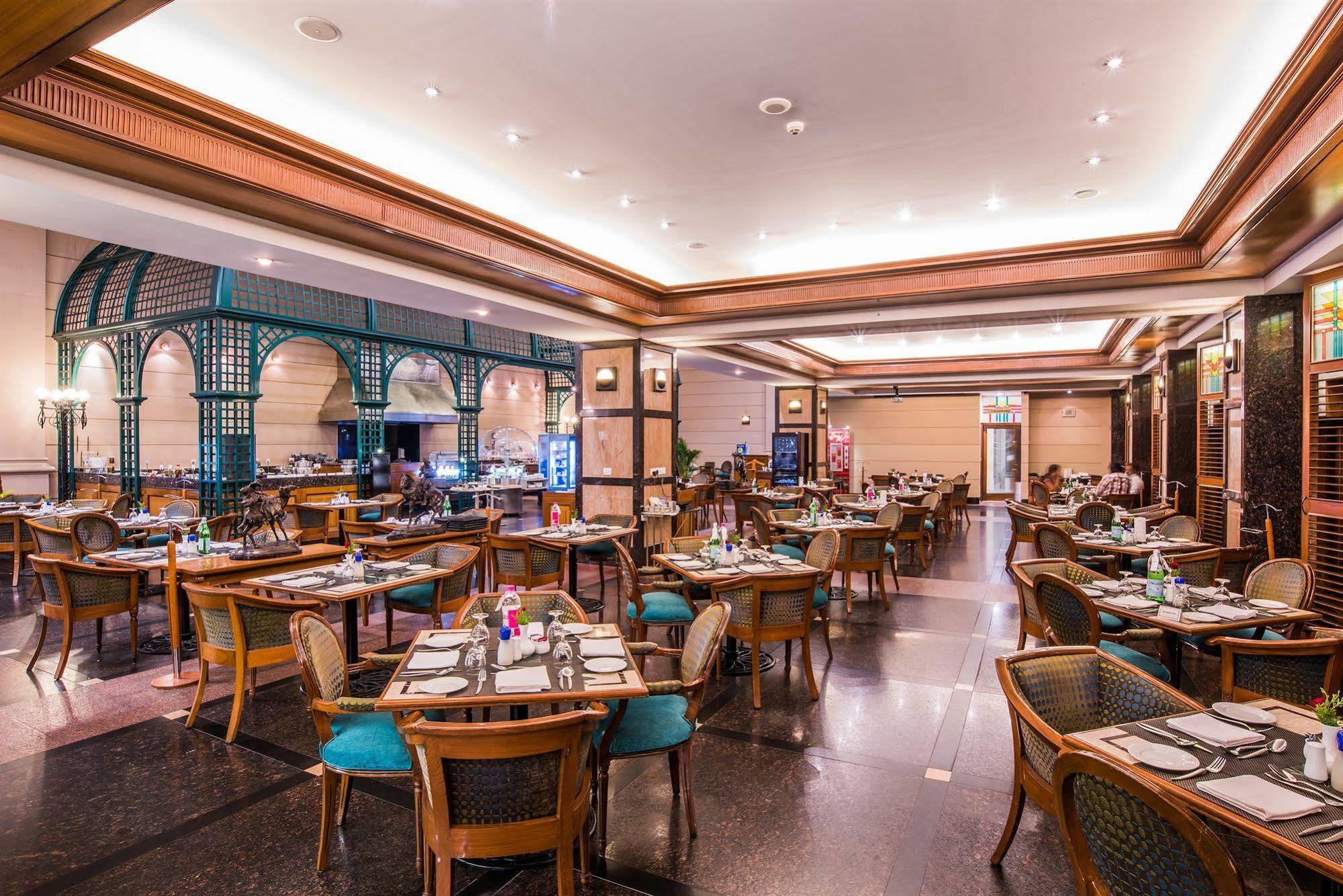 Le Meridien Bangalore Exteriör bild