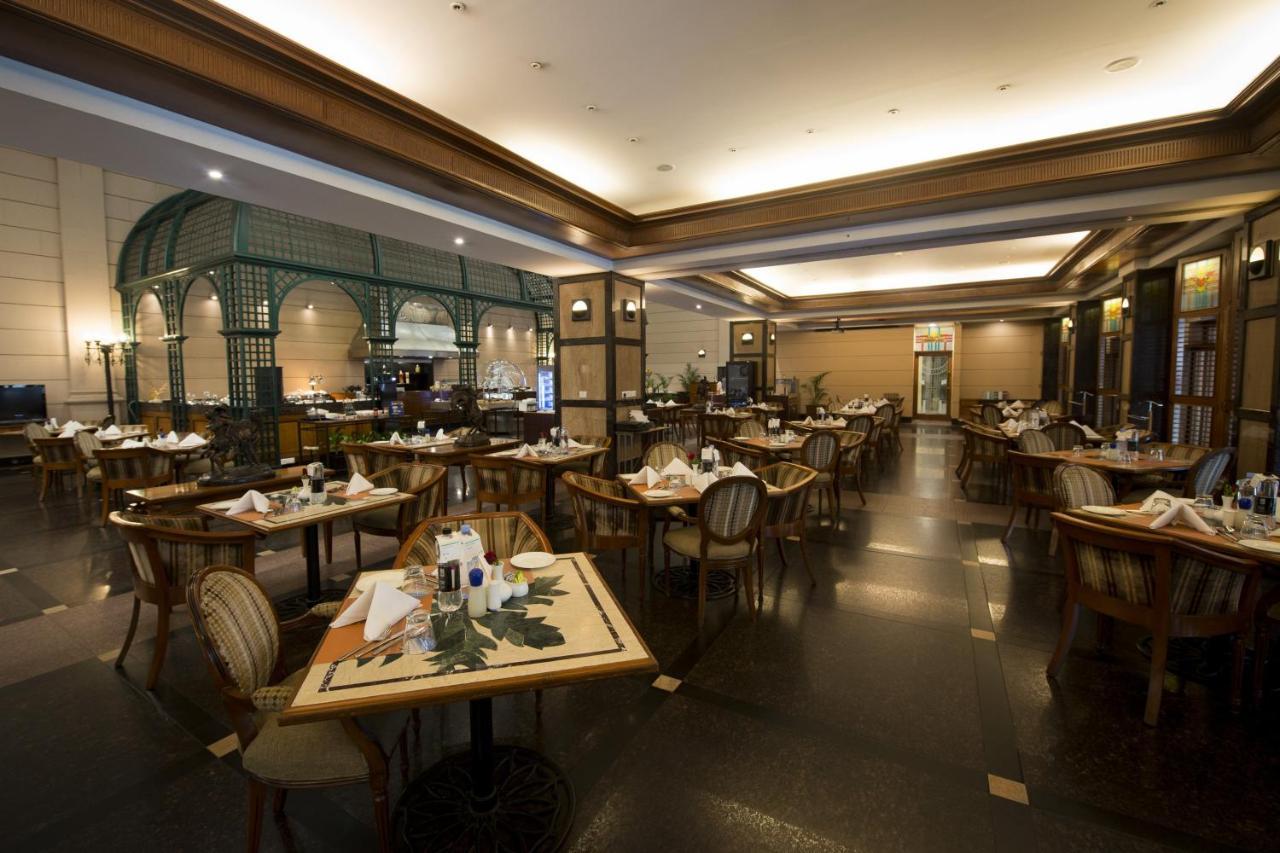 Le Meridien Bangalore Exteriör bild